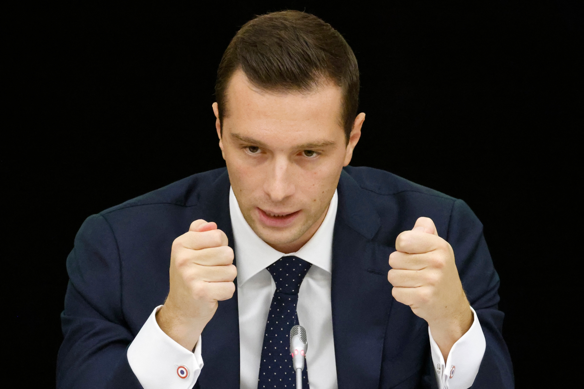 Présidentielle Cameroun 2032: Macron, Référendum Et Défis À Venir Présidentielle Cameroun 2032: Macron, Référendum Et Défis À Venir