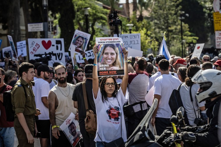 Pressure Mounts: Ex-Israeli Female Soldiers Demand Gaza Prisoner Freedom