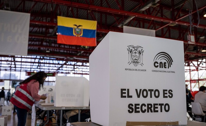 Prohibición De Celulares En Elecciones: El Correísmo Presenta Impugnación Prohibición De Celulares En Elecciones: El Correísmo Presenta Impugnación