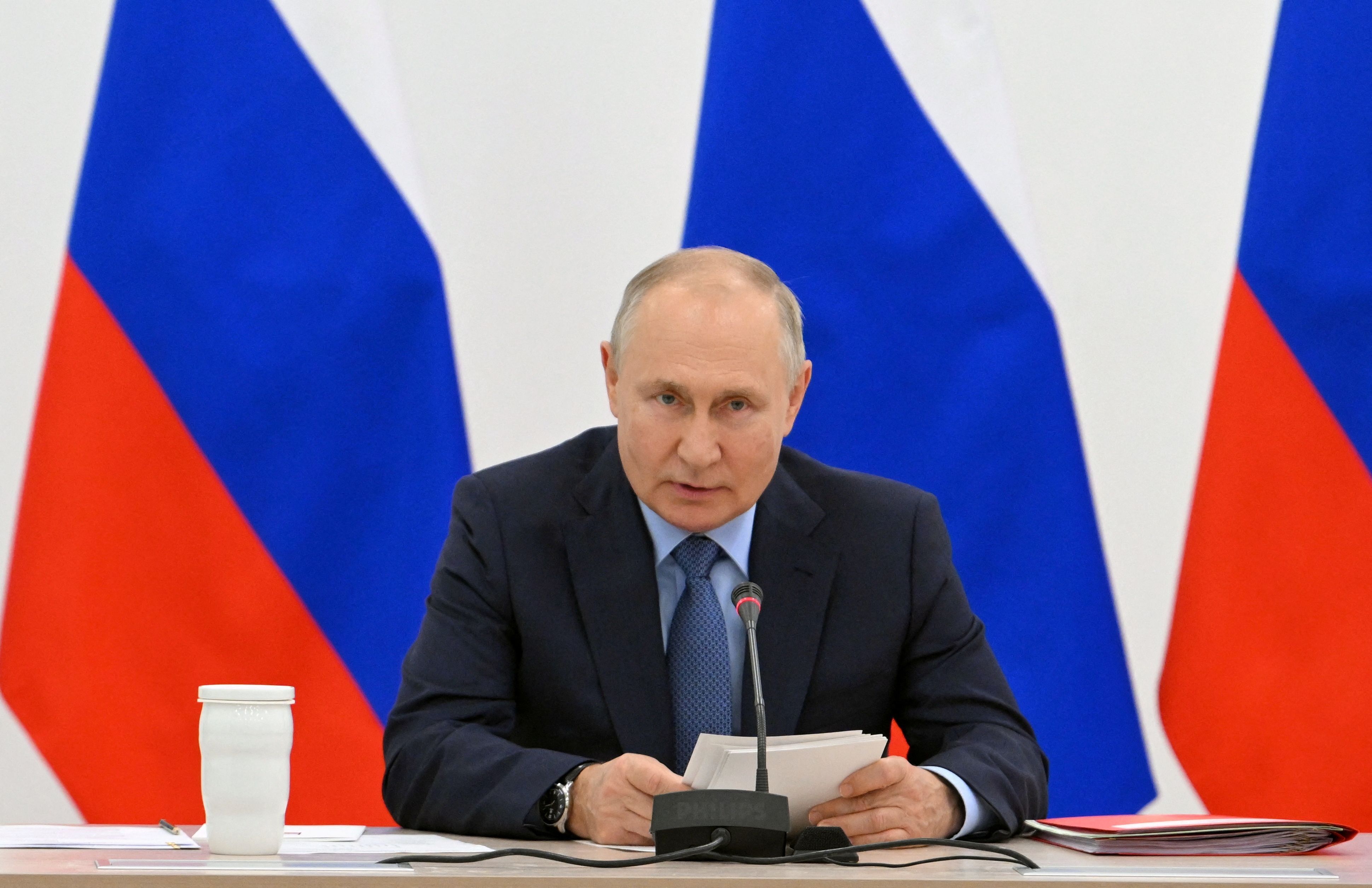 Putin Dhe Presidenti I Emirateve Të Bashkuara Arabe Zhvillojnë Bisedime Telefonike Putin Dhe Presidenti I Emirateve Të Bashkuara Arabe Zhvillojnë Bisedime Telefonike