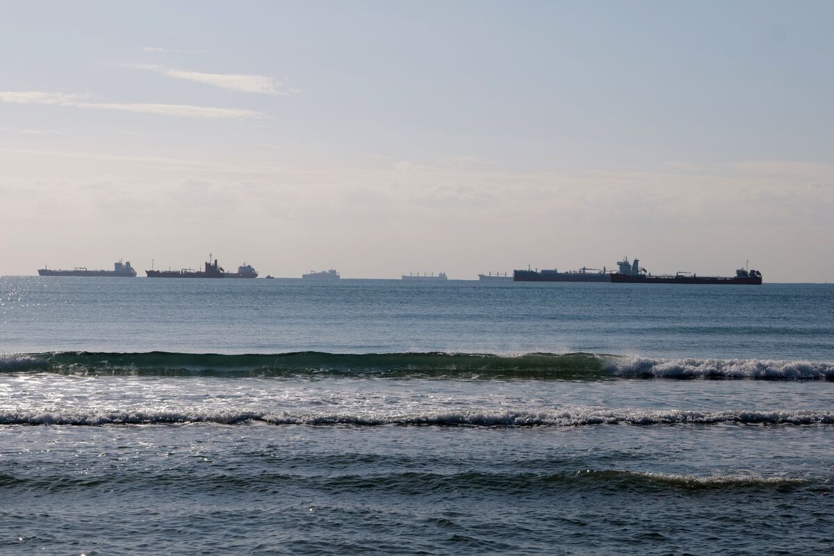 Putin's Arctic Shadow Fleet: A Sudden Reawakening Fuels Speculation Putin's Arctic Shadow Fleet: A Sudden Reawakening Fuels Speculation