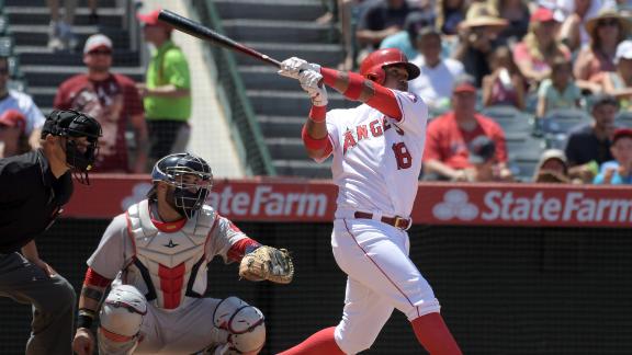 Rain-Delayed Game: Pari's Homer Lifts Angels Over White Sox Rain-Delayed Game: Pari's Homer Lifts Angels Over White Sox