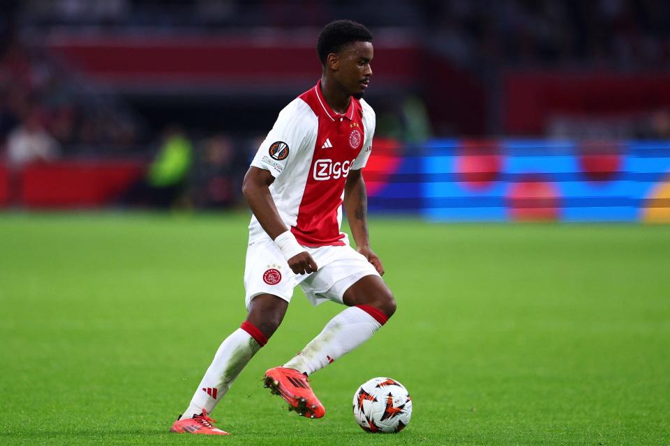 Real Madrid Eyeing Record £90m Transfer For Manchester United Player Real Madrid Eyeing Record £90m Transfer For Manchester United Player