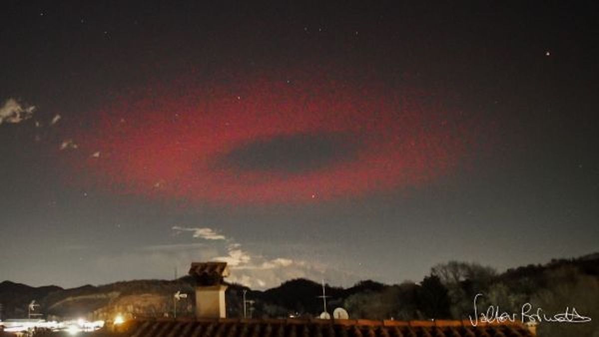 Recent Red Light Sightings In France: Analysis Of The Phenomenon Recent Red Light Sightings In France: Analysis Of The Phenomenon