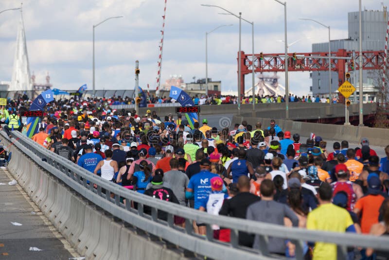 Record-Breaking Crowd Expected For NYC Half Marathon's Brooklyn Bridge Crossing Record-Breaking Crowd Expected For NYC Half Marathon's Brooklyn Bridge Crossing