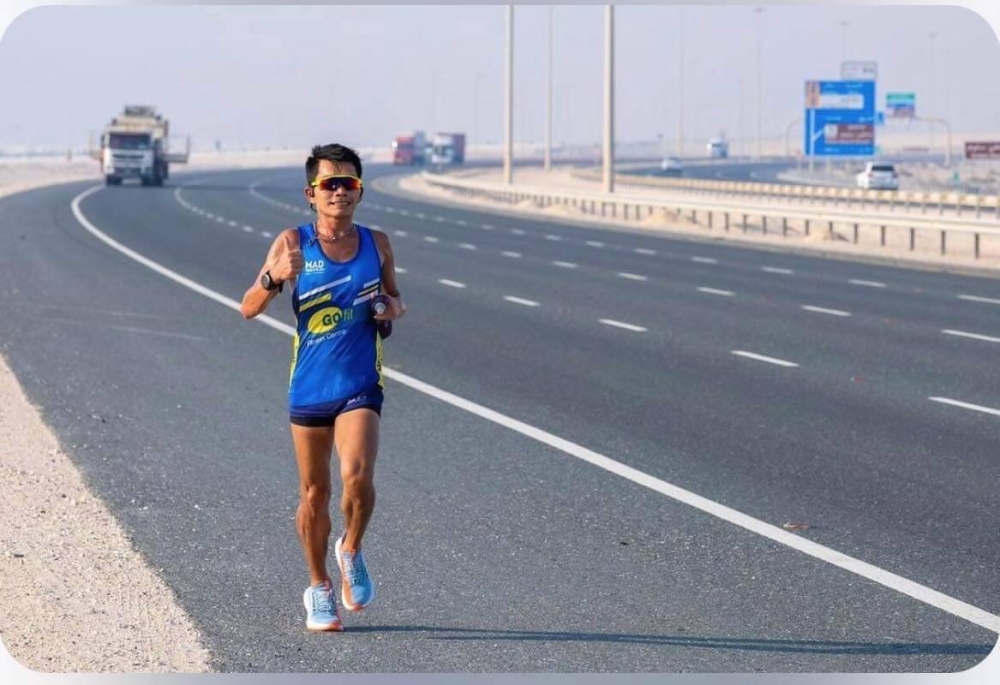 Record-Breaking Run: Man Completes Fastest Australia Crossing On Foot Record-Breaking Run: Man Completes Fastest Australia Crossing On Foot