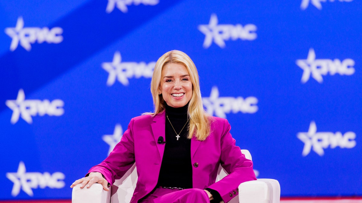 Record Fentanyl Seizure Announced: Pam Bondi's Press Conference Highlights U.S. Drug Crisis Record Fentanyl Seizure Announced: Pam Bondi's Press Conference Highlights U.S. Drug Crisis