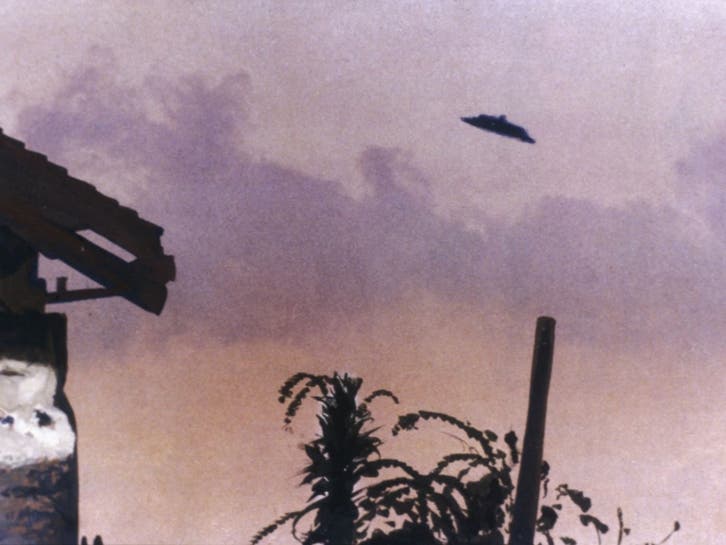 Red Light Flashes In French Skies: Unidentified Aerial Phenomena Red Light Flashes In French Skies: Unidentified Aerial Phenomena