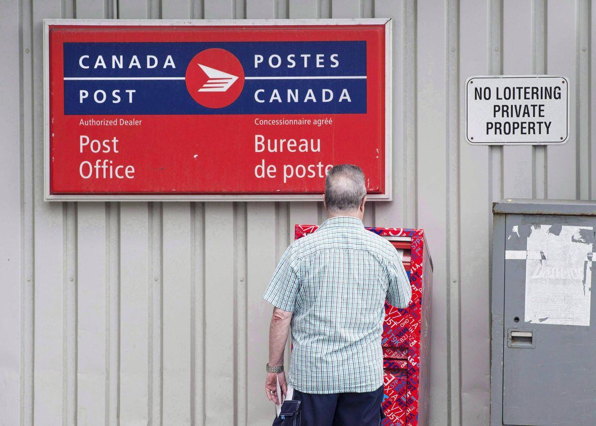 Report Claims Canada Post Is Effectively Bankrupt, Recommends Ending Door-to-Door Mail Report Claims Canada Post Is Effectively Bankrupt, Recommends Ending Door-to-Door Mail
