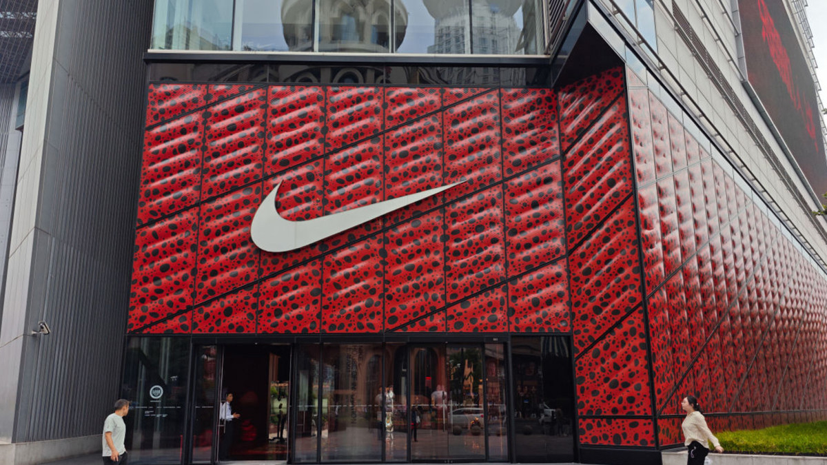 Revolve's Mega Sneaker Sale: Nike Dunks Selling Fast Revolve's Mega Sneaker Sale: Nike Dunks Selling Fast