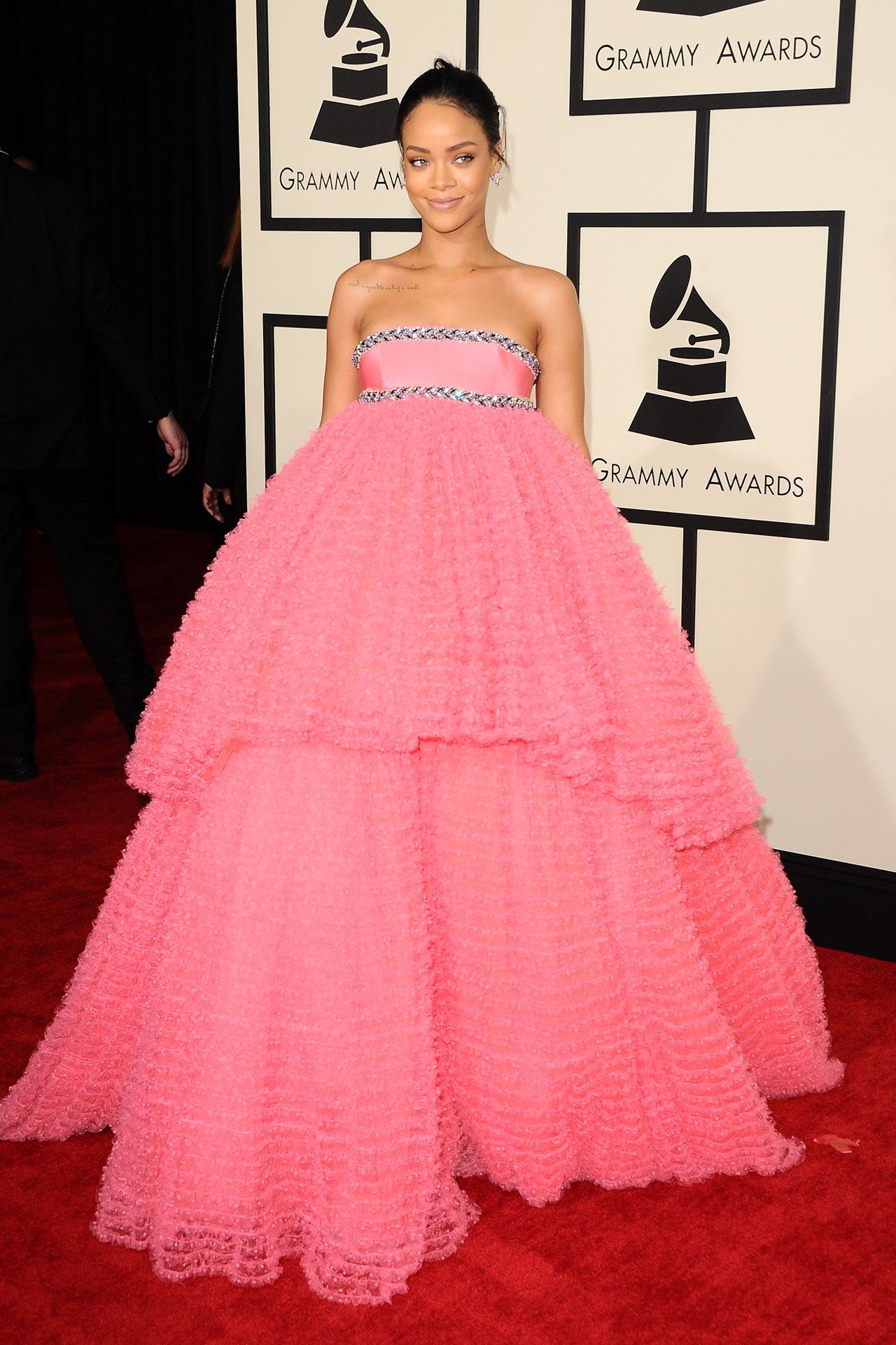 Rihanna's Red Carpet Ready Style: Engagement Ring And Cherry Red Heels Rihanna's Red Carpet Ready Style: Engagement Ring And Cherry Red Heels