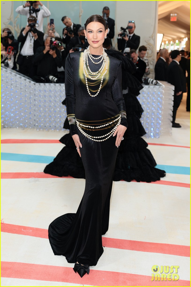 Rihanna's Stunning Met Gala Appearance: A Third Pregnancy Reveal Rihanna's Stunning Met Gala Appearance: A Third Pregnancy Reveal