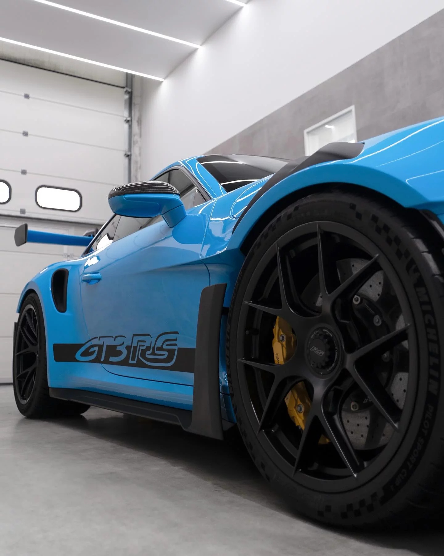 Riviera Blue Porsche 911 S/T: Exceptional Condition, Rare Find Riviera Blue Porsche 911 S/T: Exceptional Condition, Rare Find