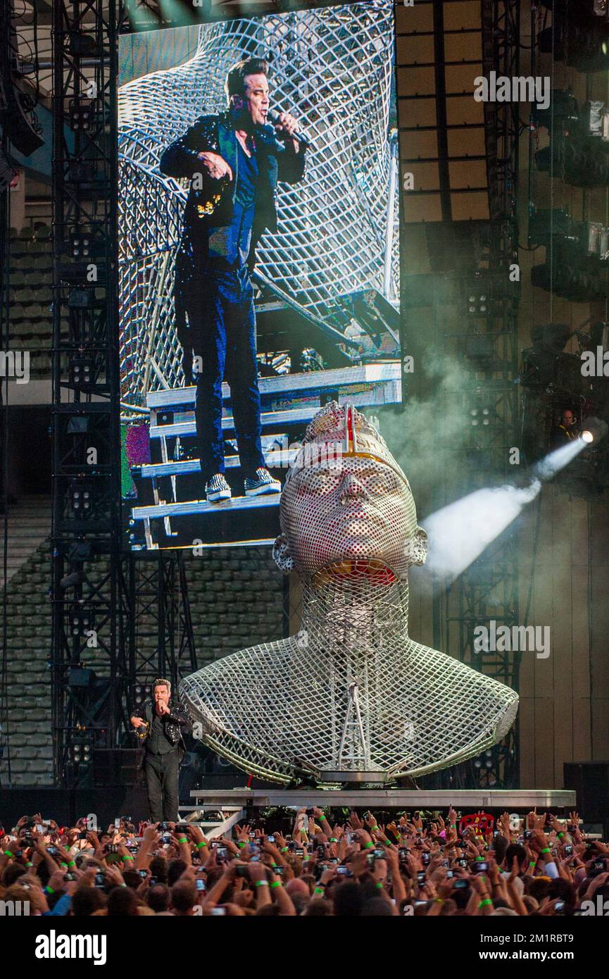 Robbie Williams Christens Cruise Ship With Spectacular Malaga Concert Robbie Williams Christens Cruise Ship With Spectacular Malaga Concert