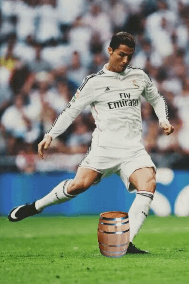 Ronaldonun Çirkinlik Hakkındaki Eleştirisine Adanalı Ronaldodan Yanıt Ronaldonun Çirkinlik Hakkındaki Eleştirisine Adanalı Ronaldodan Yanıt