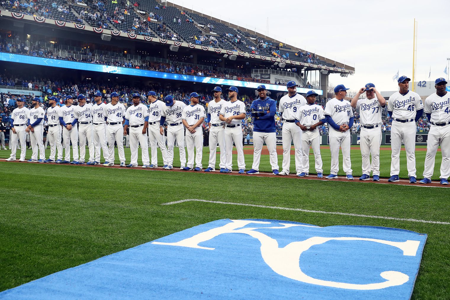 Royals' Opening Day Dominance: 11-1 Win Over Brewers