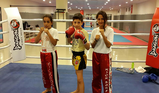 Samsun'da Hamdi Yıldırım Kadınlar Boks Şampiyonası: Yarışmalar Devam Ediyor
