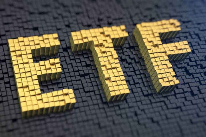 Seeking Safety? Why Investors Are Choosing Gold And Cash ETFs Seeking Safety? Why Investors Are Choosing Gold And Cash ETFs