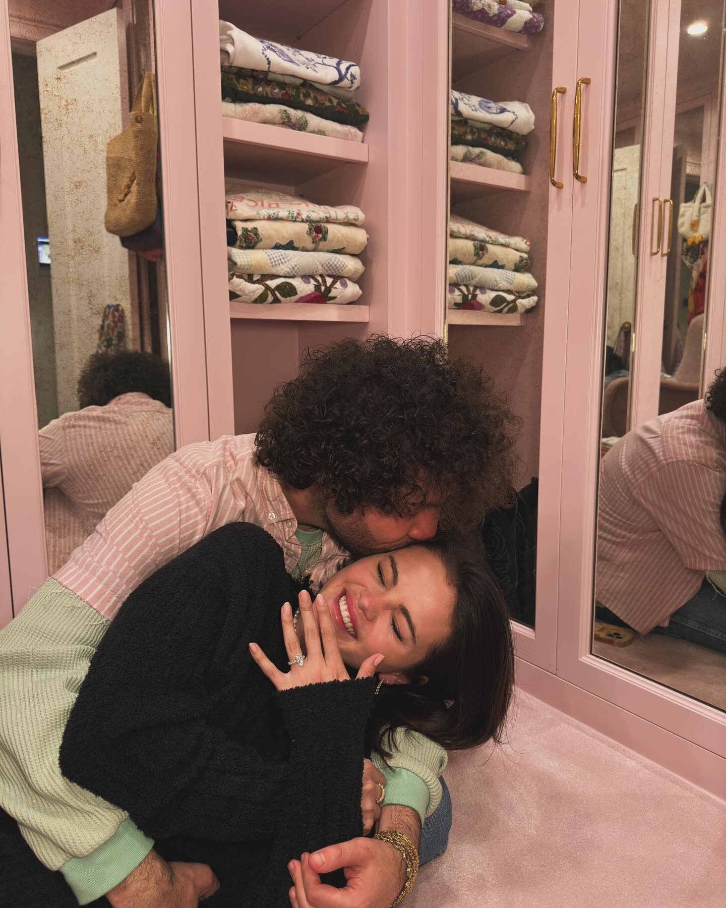 Selena Gomez Sells Benny Blanco Diamond Ring: $3,000 To $12 Selena Gomez Sells Benny Blanco Diamond Ring: $3,000 To $12