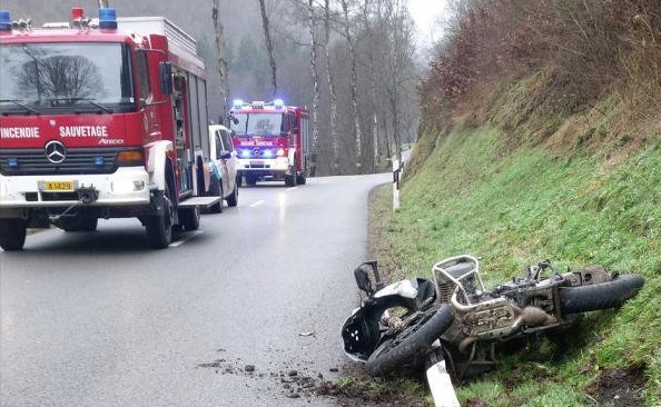 Séoul : Mort D'un Motard Après Un Accident Spectaculaire Lié À L'effondrement D'une Route Séoul : Mort D'un Motard Après Un Accident Spectaculaire Lié À L'effondrement D'une Route