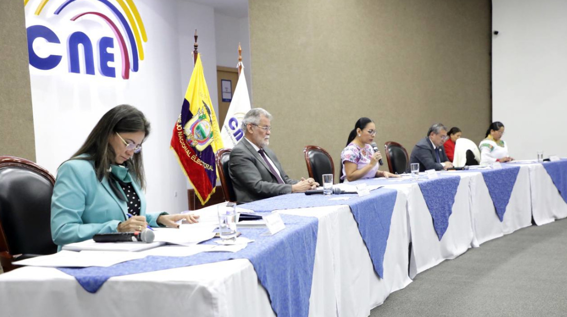 Sesión Del CNE Militarizada: Reacciones Y Análisis De Expertos Sesión Del CNE Militarizada: Reacciones Y Análisis De Expertos