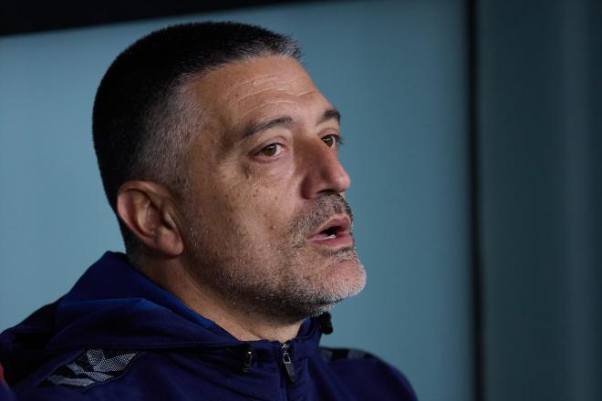 Sevilla FC: Caparrós Sustituye A García Pimienta En El Banquillo Sevilla FC: Caparrós Sustituye A García Pimienta En El Banquillo