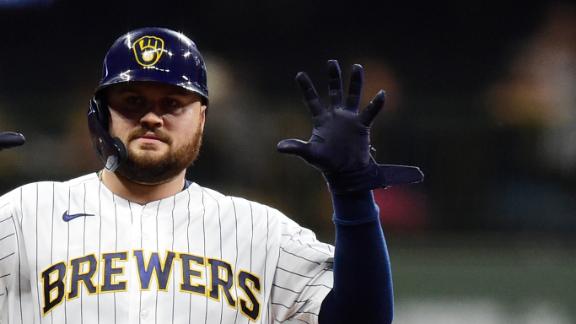 SF Giants: Flores And Lee Deliver Again In Victory Over Brewers SF Giants: Flores And Lee Deliver Again In Victory Over Brewers