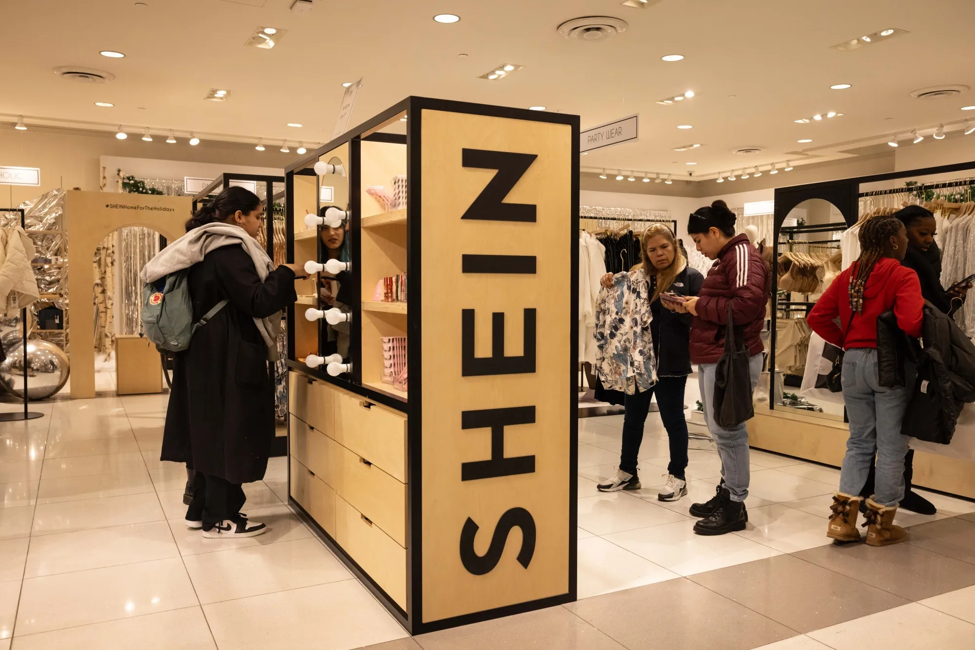 Shein's London IPO Delay: Impact Of US Tariffs Shein's London IPO Delay: Impact Of US Tariffs