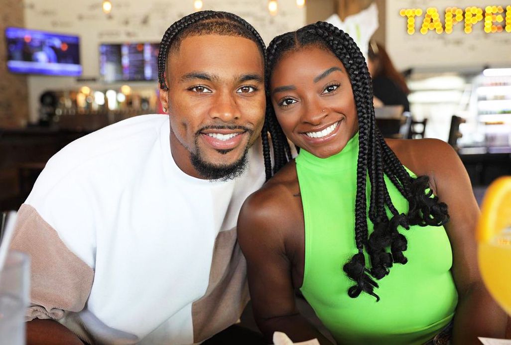 Simone Biles' Stunning New Hair: Photos With Husband Jonathan Owens Simone Biles' Stunning New Hair: Photos With Husband Jonathan Owens