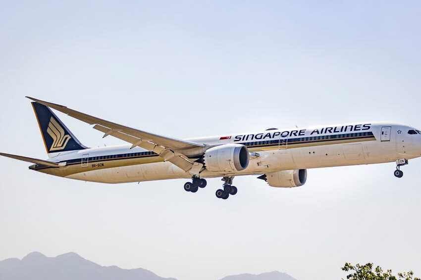 Singapore Airlines Announces Over 7 Months' Bonus For Employees Singapore Airlines Announces Over 7 Months' Bonus For Employees