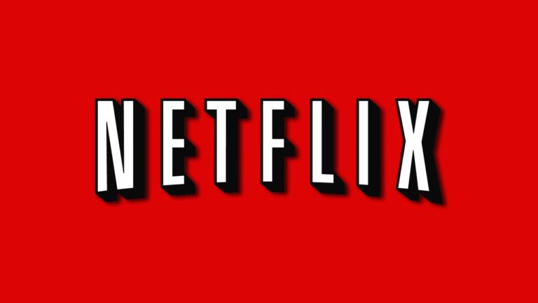 Siren: A First Look At The New Netflix Dark Comedy Series With Julianne Moore Siren: A First Look At The New Netflix Dark Comedy Series With Julianne Moore