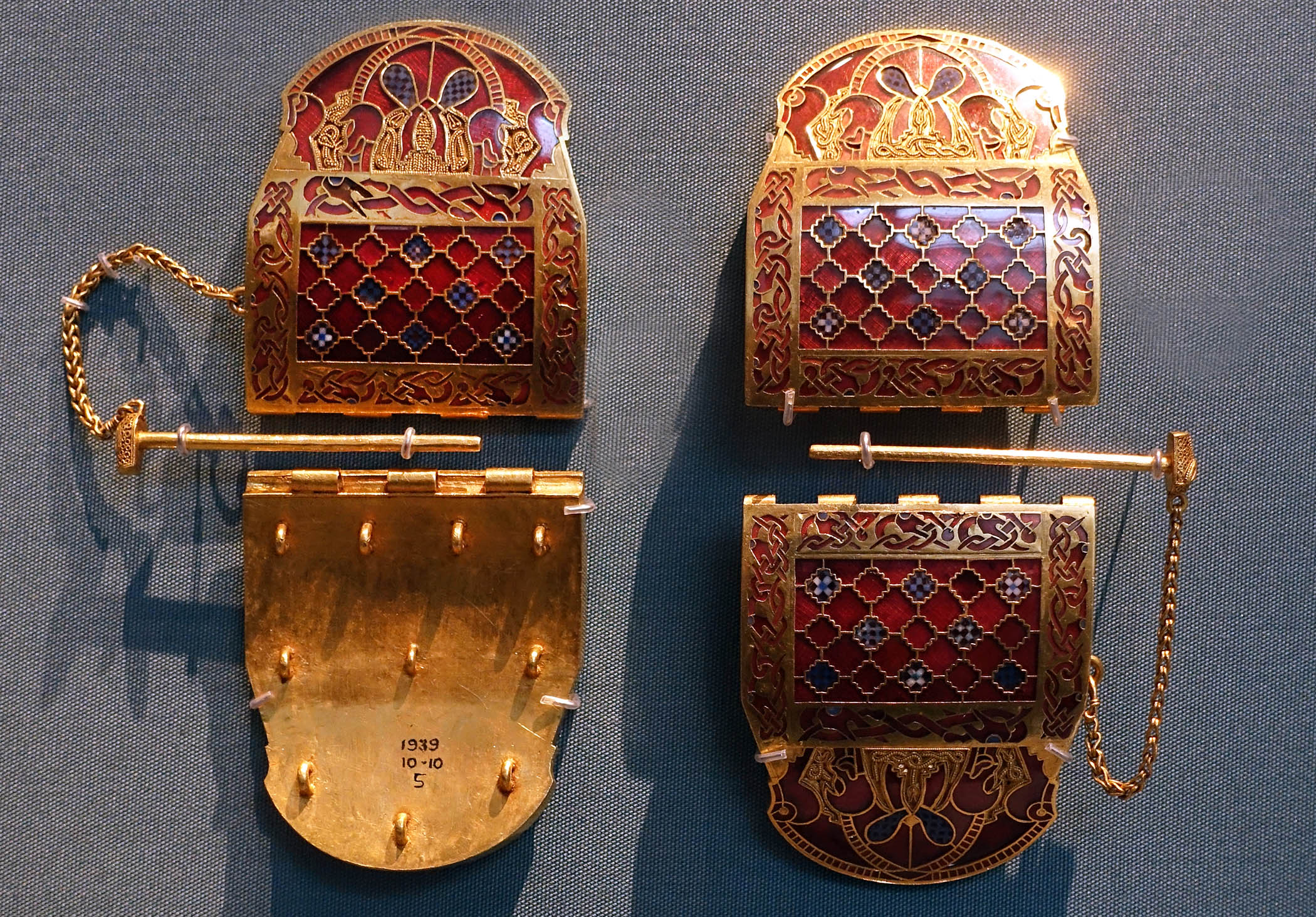Sixth-Century Vessel Unearthed At Sutton Hoo: New Insights Into Cremation Practices Sixth-Century Vessel Unearthed At Sutton Hoo: New Insights Into Cremation Practices