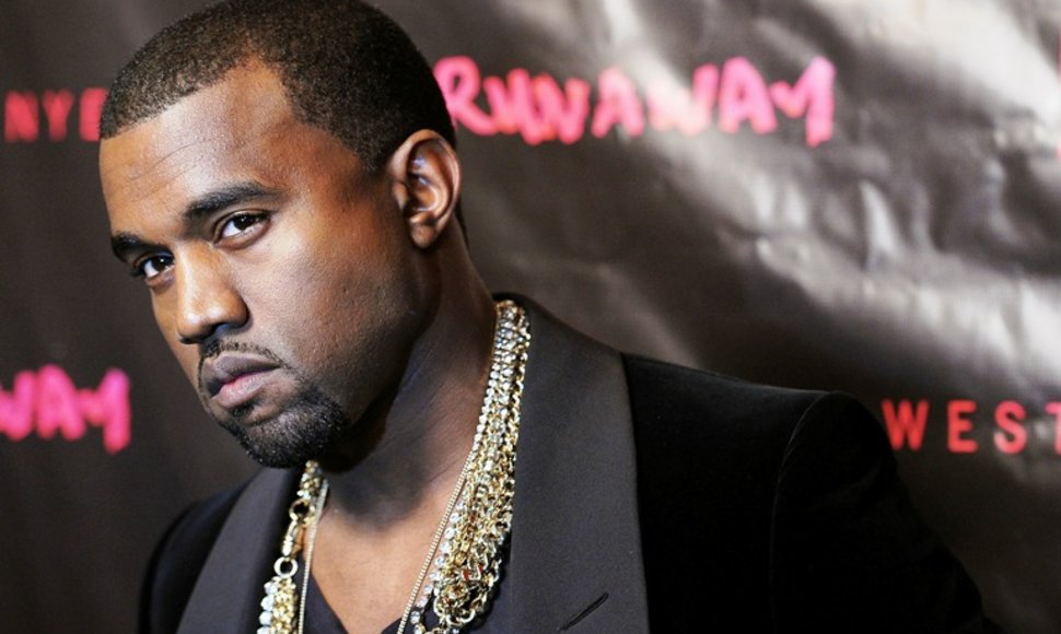 Skandalas: Kanye Westas Dalijasi Biancos Censori Nuoga Nuotrauka Skandalas: Kanye Westas Dalijasi Biancos Censori Nuoga Nuotrauka