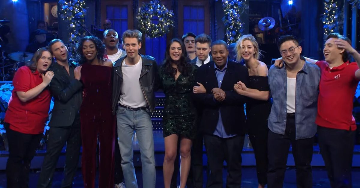 'SNL' Cold Open Features Surprise Cameos By Cecily Strong And Colin Jost 'SNL' Cold Open Features Surprise Cameos By Cecily Strong And Colin Jost