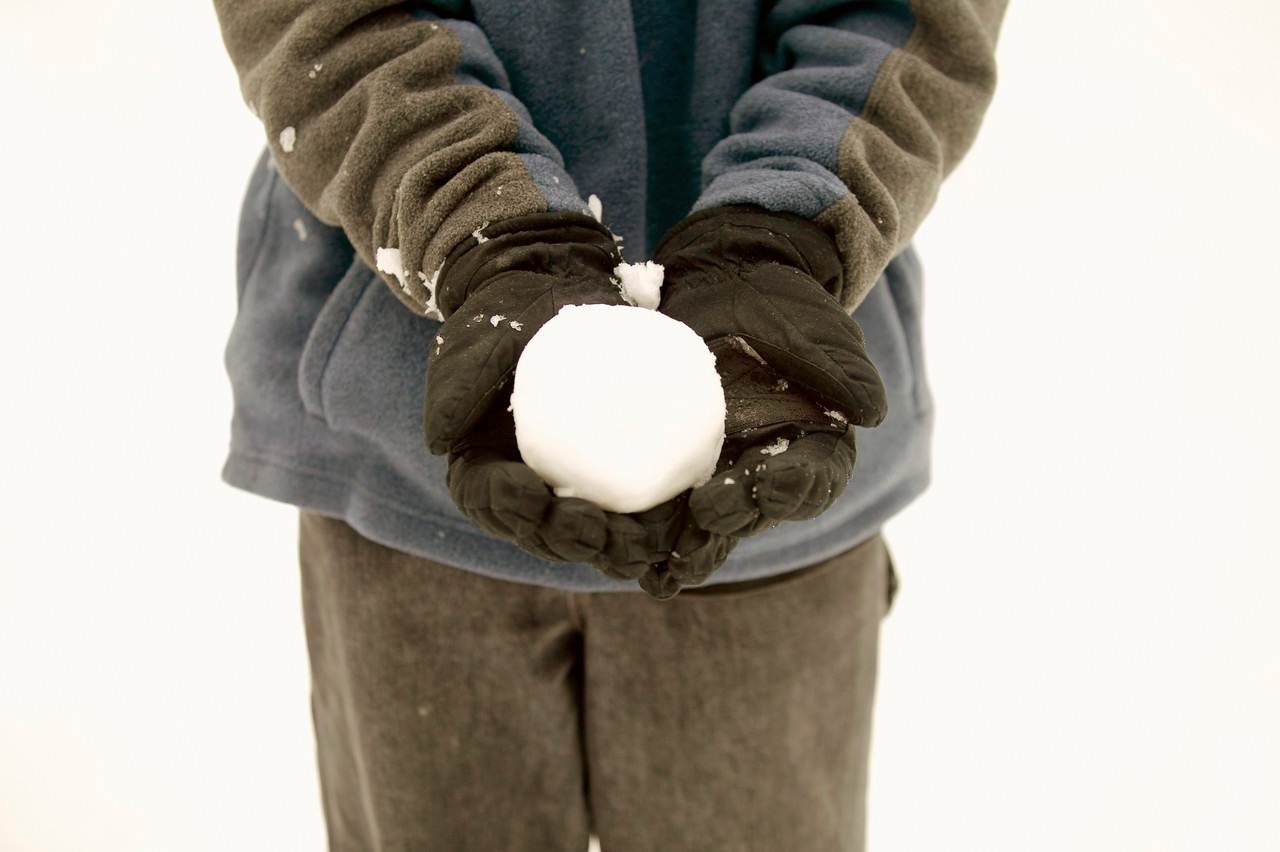 Snowball Fight Leads To Potential Jail Time For Parisian Snowball Fight Leads To Potential Jail Time For Parisian