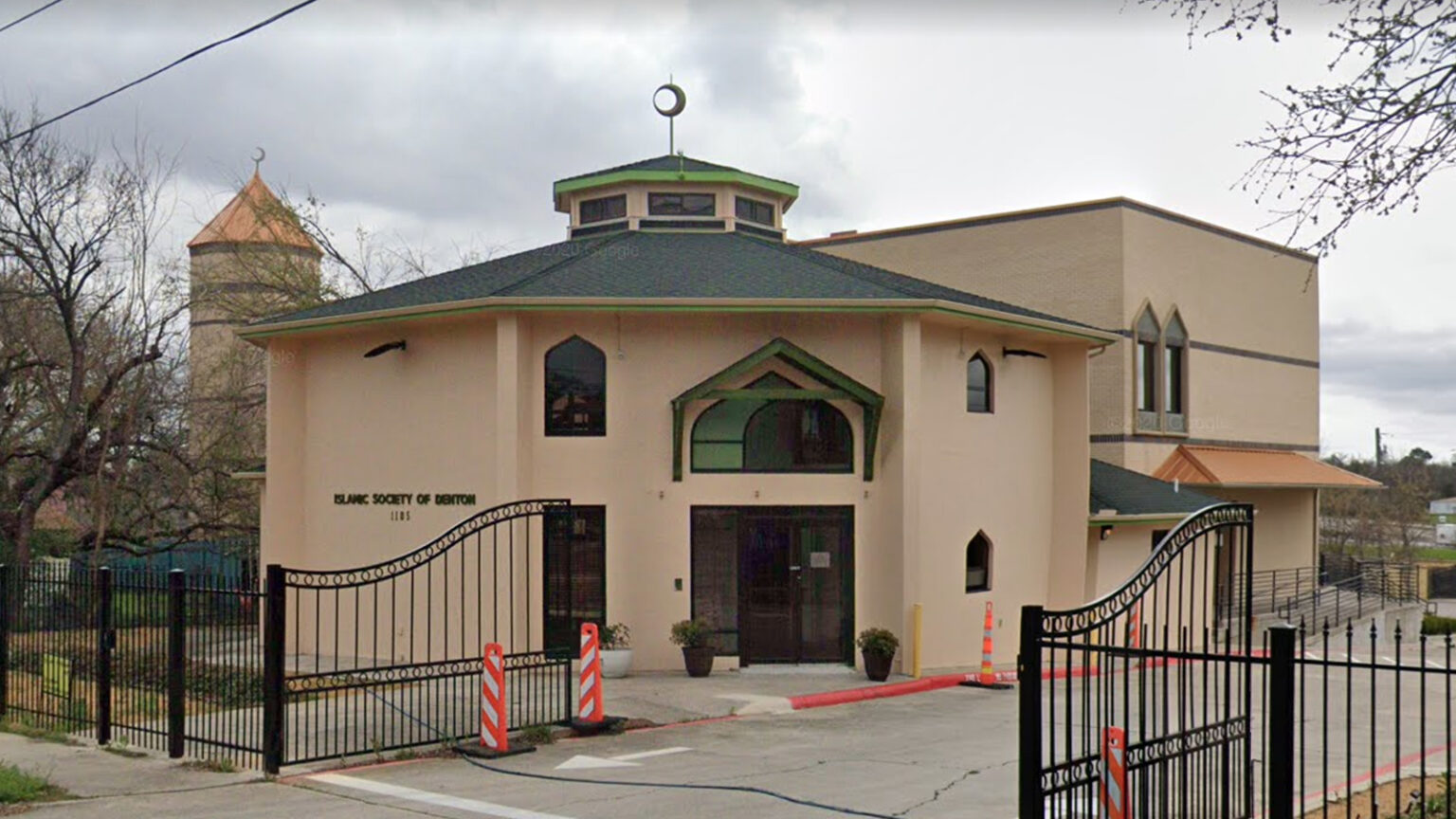 Society News: Texas Mosque And The Struggle Of A New Muslim Community Society News: Texas Mosque And The Struggle Of A New Muslim Community