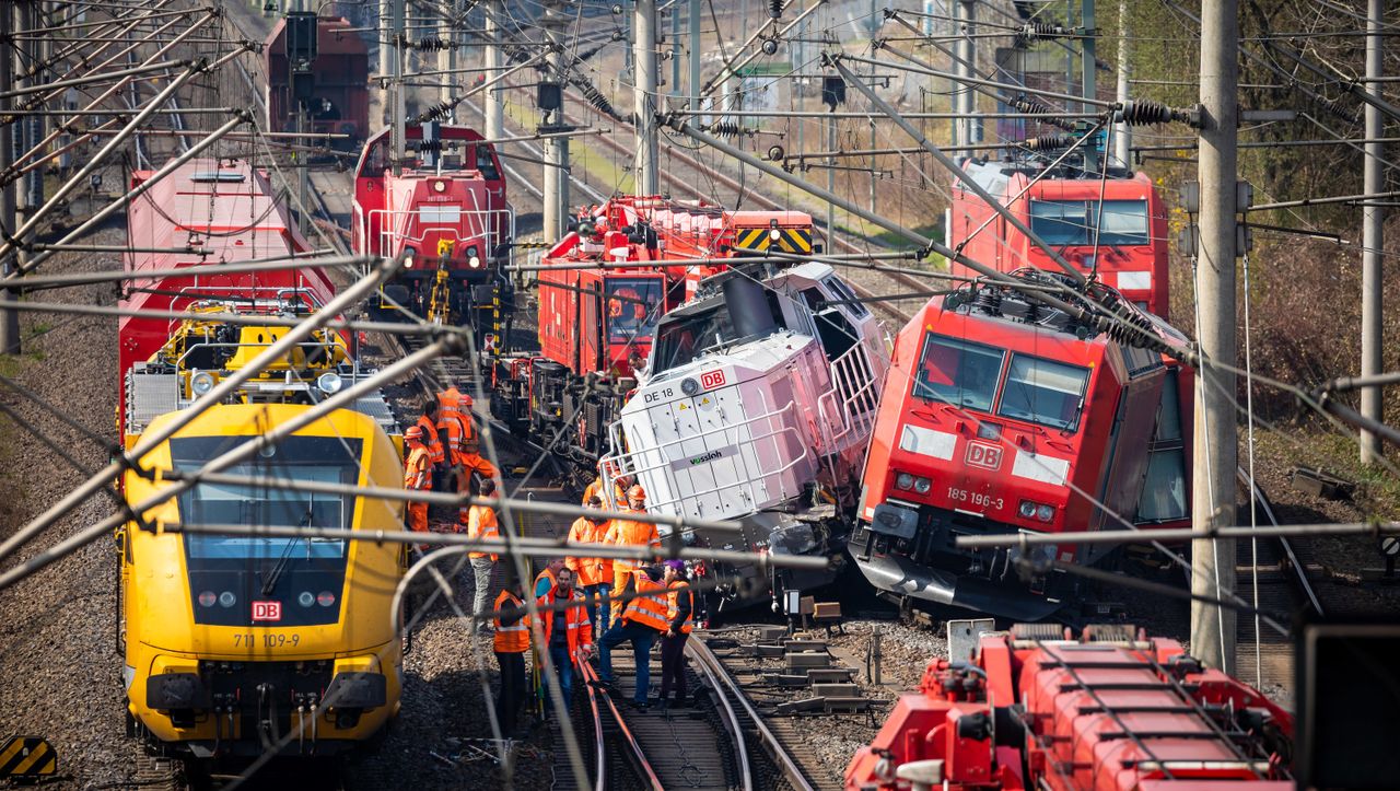 Straßensperrungen In Berlin & Brandenburg Durch Tram-Unfall: Fahrplanausfälle Und Umleitungen Straßensperrungen In Berlin & Brandenburg Durch Tram-Unfall: Fahrplanausfälle Und Umleitungen