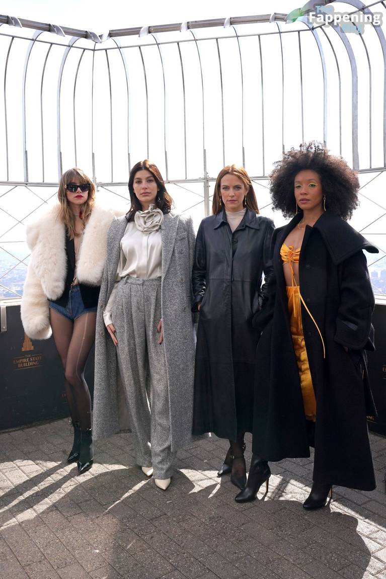Suki Waterhouse Calls Fans Suki Waterhouse Calls Fans