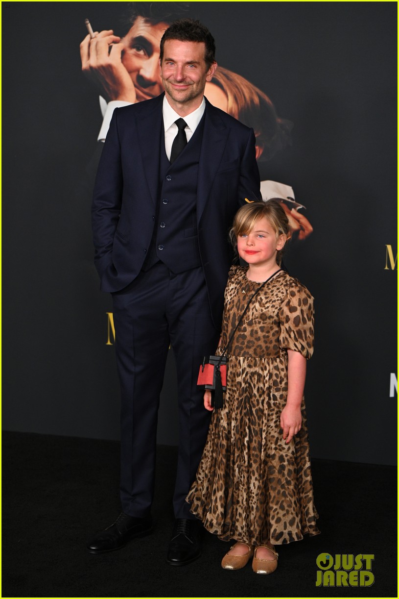 Super Bowl 2025: Bradley Cooper And Daughter Lea In Matching Outfits Super Bowl 2025: Bradley Cooper And Daughter Lea In Matching Outfits