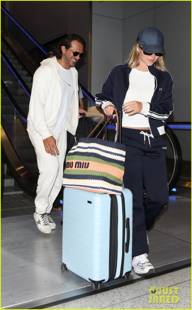 Sydney Sweeney And Jonathan Davino Delay Wedding Plans Sydney Sweeney And Jonathan Davino Delay Wedding Plans
