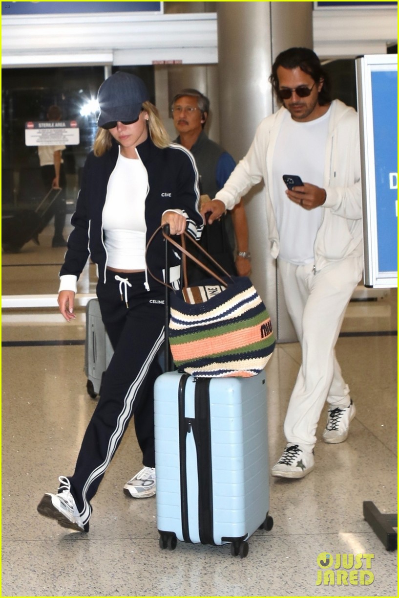 Sydney Sweeney's Fiancé, Jonathan Davino, Seen In L.A. Following Split Speculation Sydney Sweeney's Fiancé, Jonathan Davino, Seen In L.A. Following Split Speculation