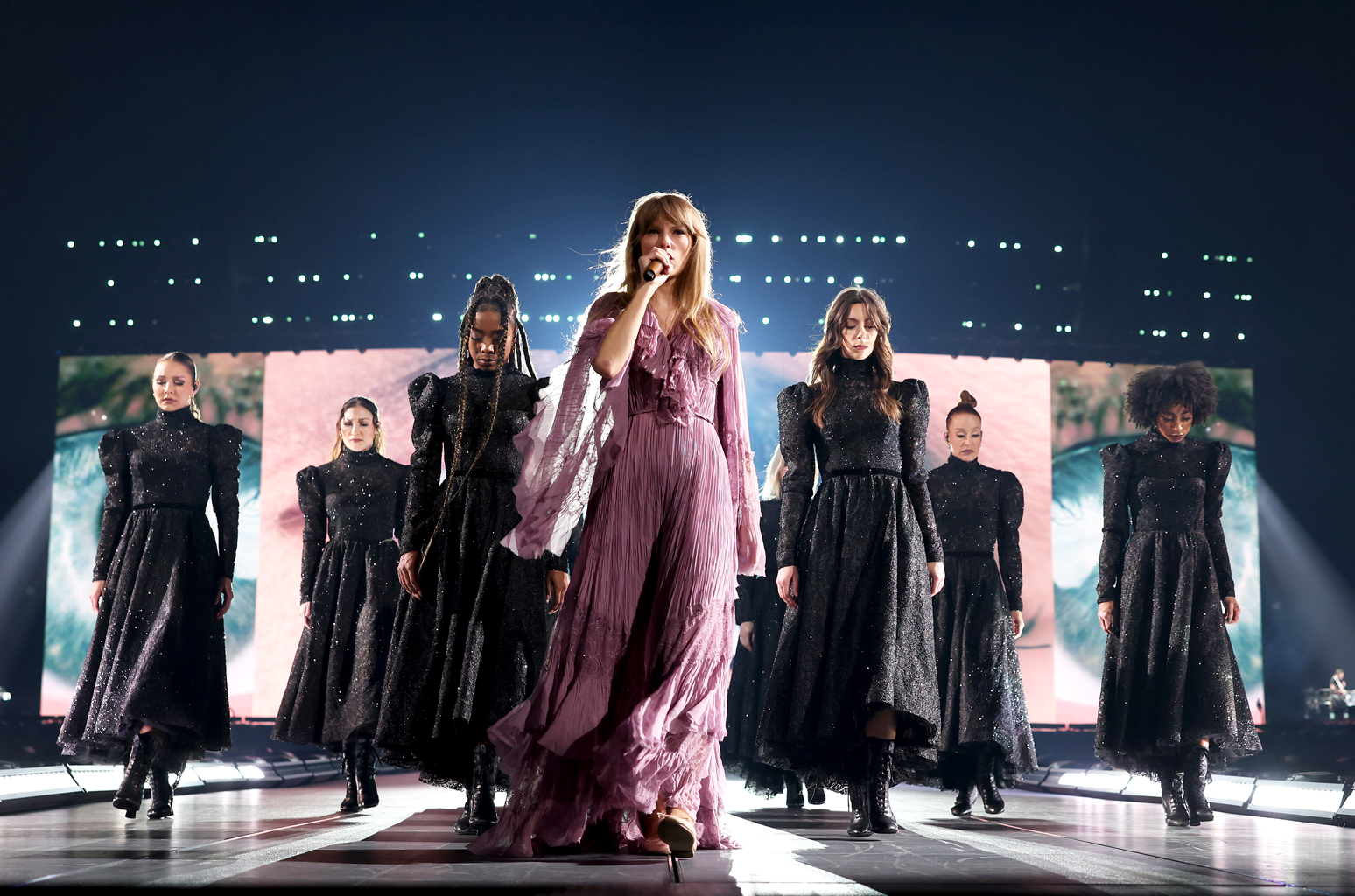 Taylor Swift Eras Tour Wardrobe: A Close-Up Look At Her Stunning Outfits Taylor Swift Eras Tour Wardrobe: A Close-Up Look At Her Stunning Outfits