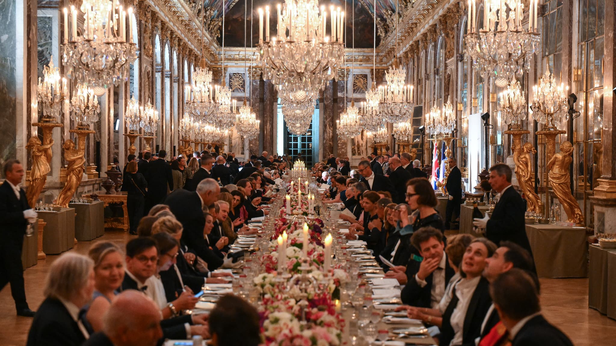 Tensions Au Dîner : Sardou Tensions Au Dîner : Sardou