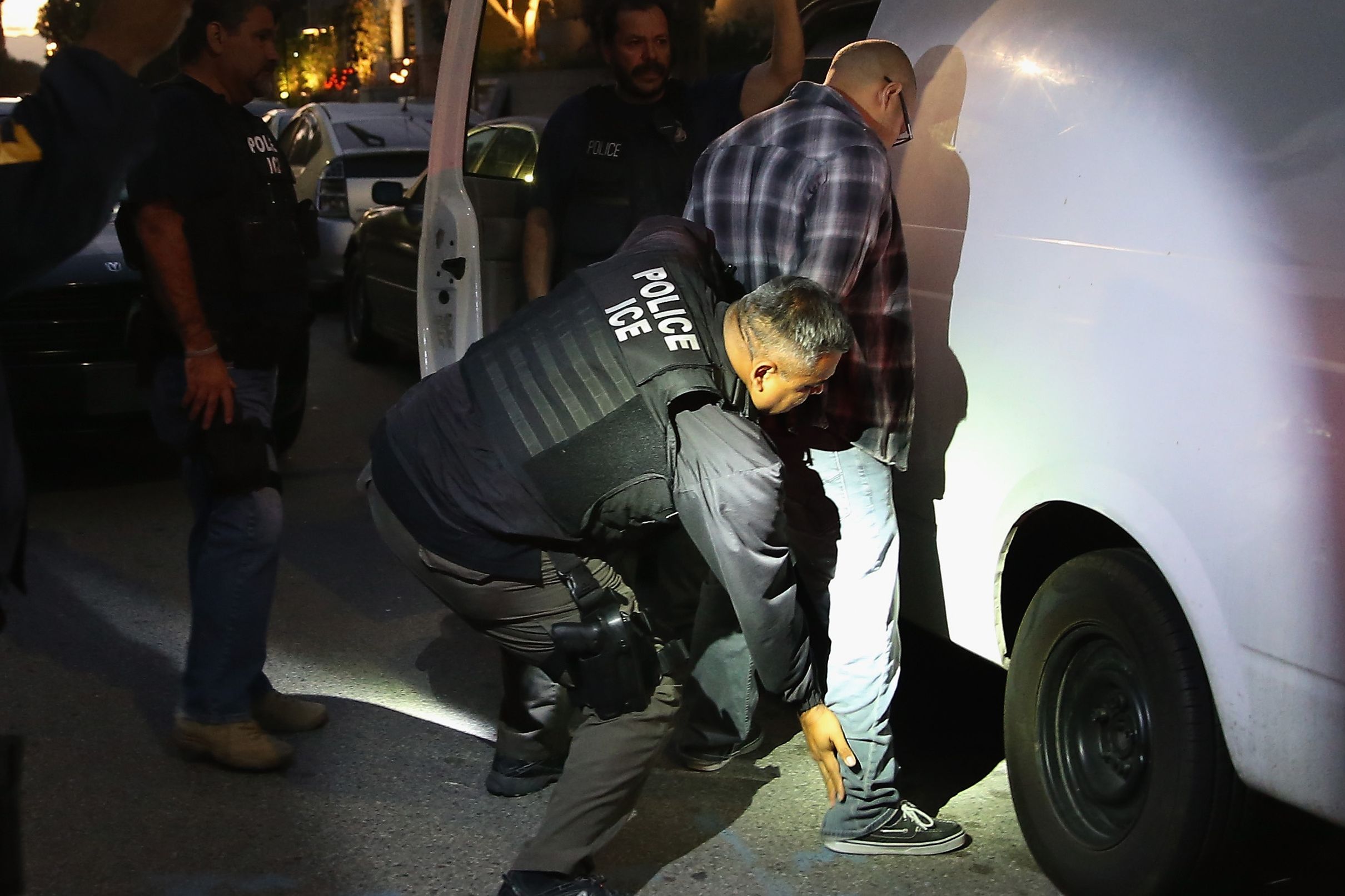 Tensions Rise As Crowd Attempts To Intervene In ICE Arrest Tensions Rise As Crowd Attempts To Intervene In ICE Arrest