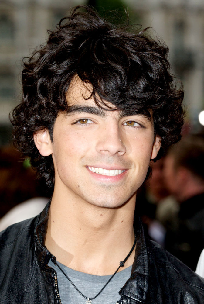 The Jonas Brothers: Couple's Spat And Joe's Hilarious Reaction The Jonas Brothers: Couple's Spat And Joe's Hilarious Reaction
