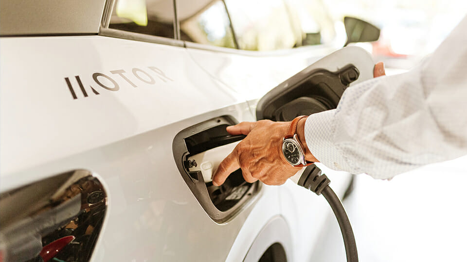 The Ongoing Battle: Car Dealers Vs. Electric Vehicle Mandates