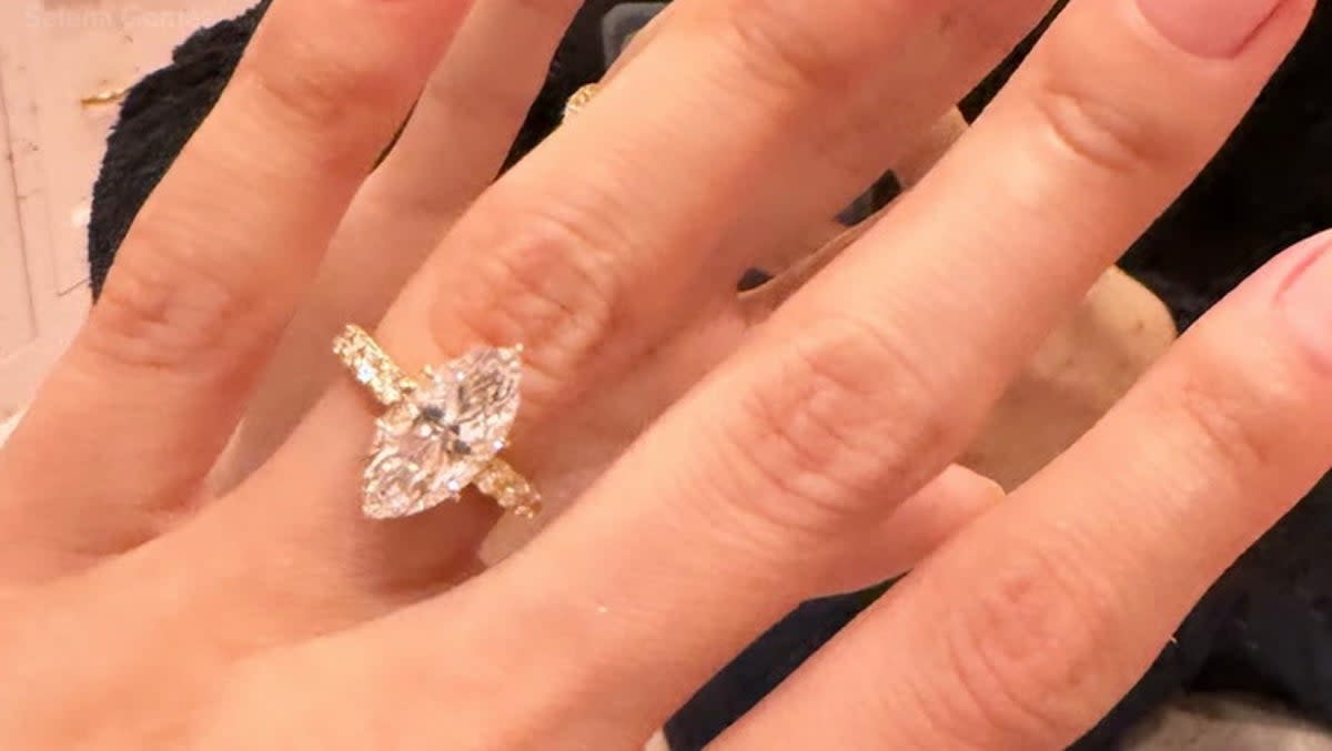 The Story Behind Selena Gomez's $3,000 To $12 Diamond Ring The Story Behind Selena Gomez's $3,000 To $12 Diamond Ring
