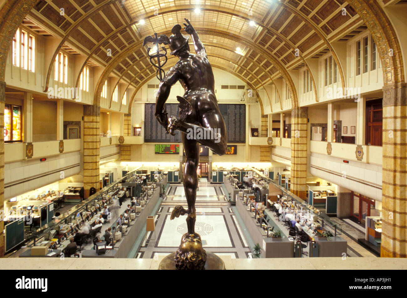 Three-Day Slump: Amsterdam Stock Exchange Down 11% Three-Day Slump: Amsterdam Stock Exchange Down 11%