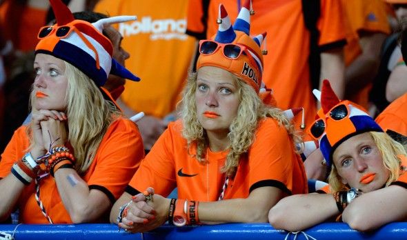 Titelstrijd Liverpool: De Oranjegekte Onder Nederlandse Fans Titelstrijd Liverpool: De Oranjegekte Onder Nederlandse Fans