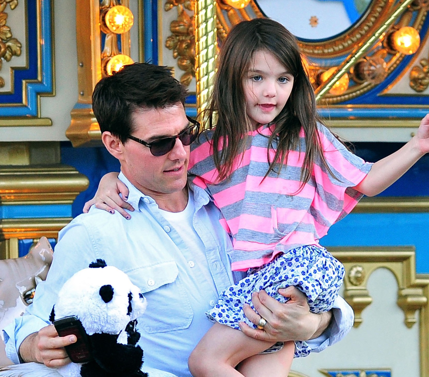 Tom Cruise And Suri Cruise: A Father's Post-Birth Actions Tom Cruise And Suri Cruise: A Father's Post-Birth Actions